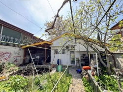 Houses v. Topoli