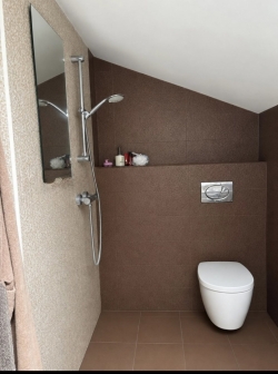 Houses v. Topoli